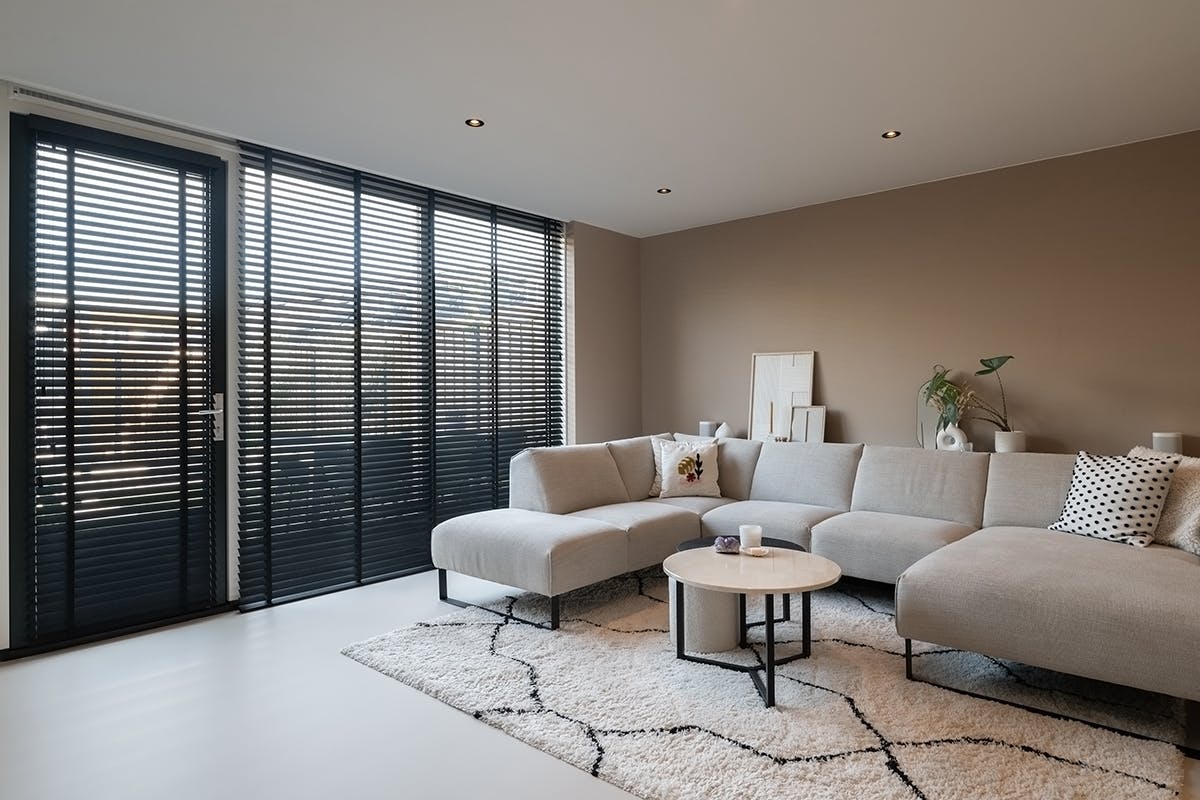 Houten lamellen bij inhuis plaza